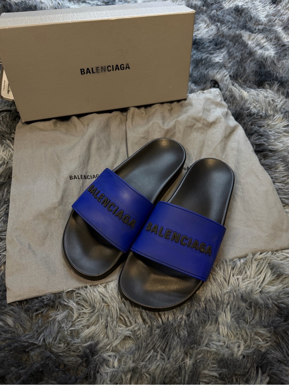 Balenciaga Pool slides